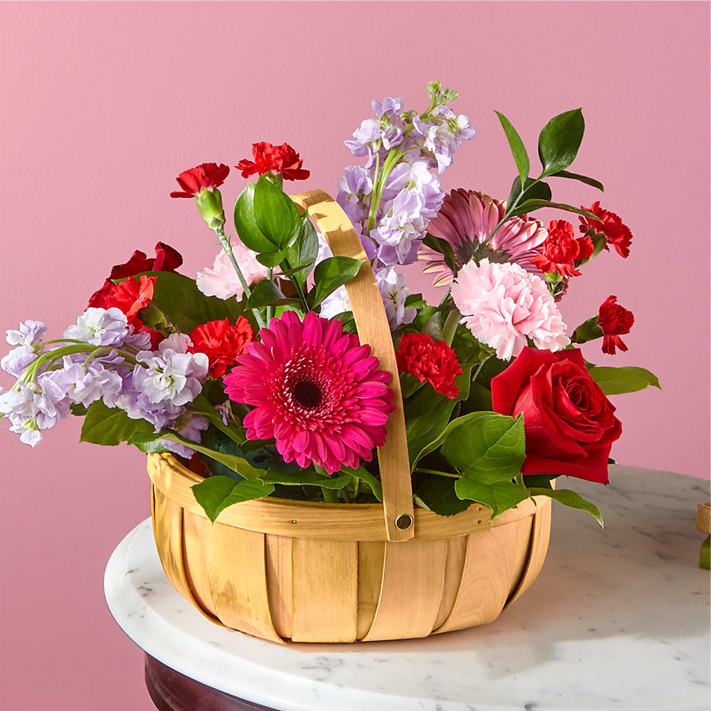 Pink Picnic Basket – Yadilynn Flowers Llc, Orange CA