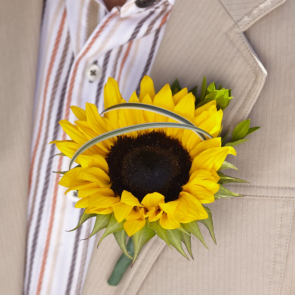 Free Spirit Boutonniere – Yadilynn Flowers Llc, Orange CA