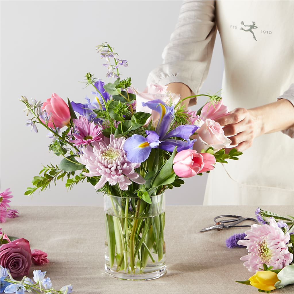 Pastel Tradition - A Florist Original –  Yadilynn Flowers Llc, Orange CA