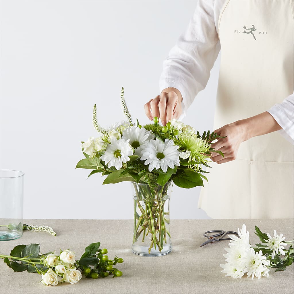 Irish Garden - A Florist Original –  Yadilynn Flowers Llc, Orange CA
