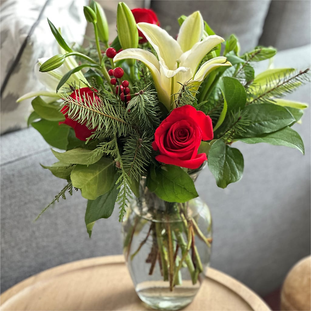 Sparkling Snowflakes Bouquet –  Yadilynn Flowers Llc, Orange CA