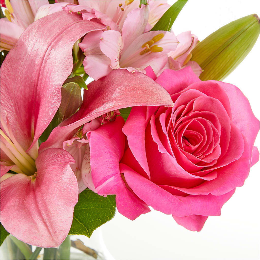 Lots of Love Bouquet –  Yadilynn Flowers Llc, Orange CA