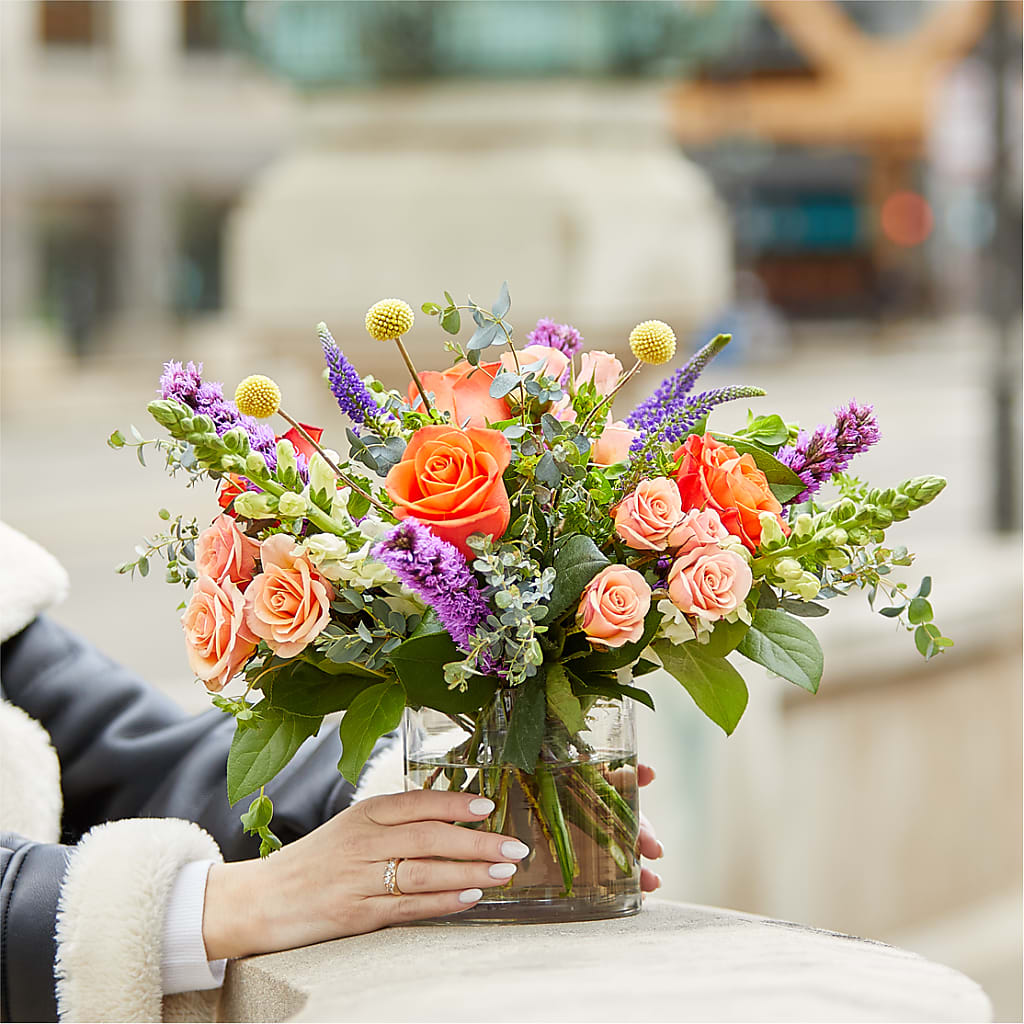 The Standout Bouquet –  Yadilynn Flowers Llc, Orange CA