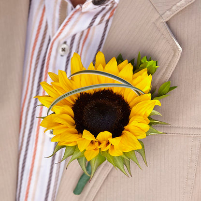 Free Spirit Boutonniere –  Yadilynn Flowers Llc, Orange CA